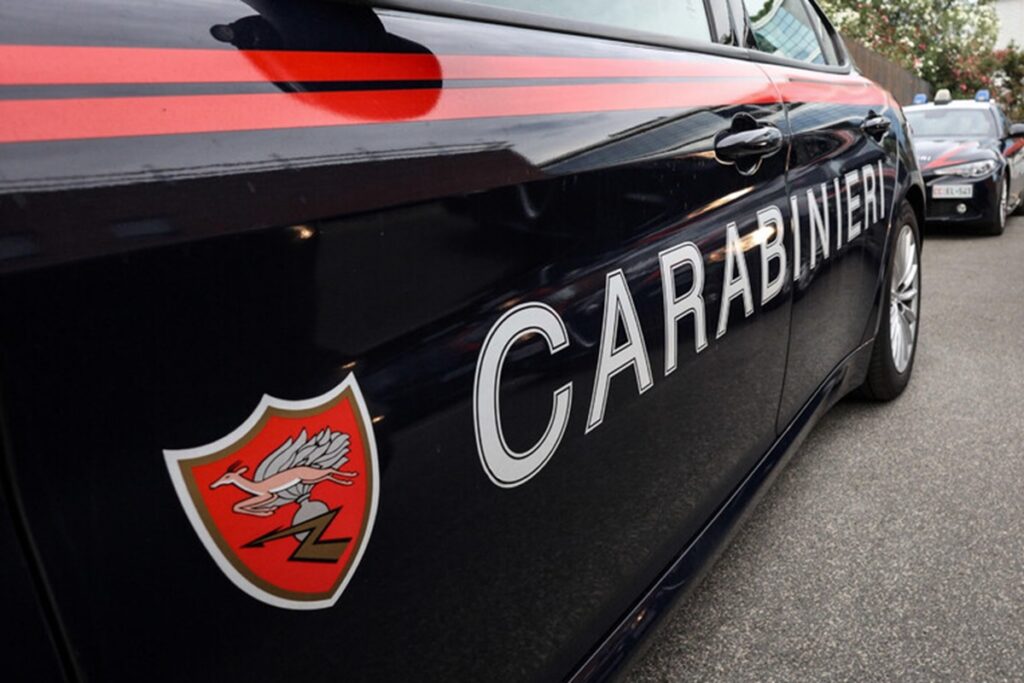 Una volante dei carabinieri