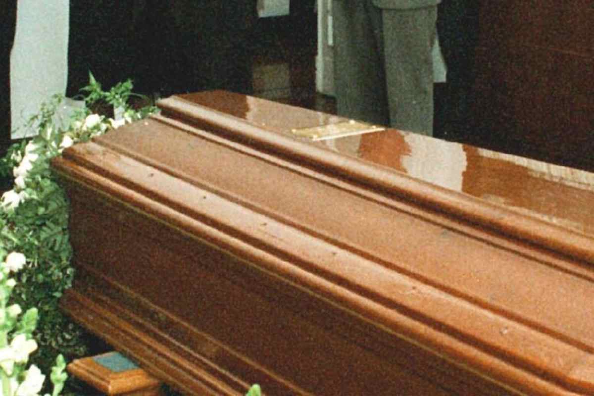 La storia dell’uomo dato per morto che si è risvegliato durante i preparativi per la veglia