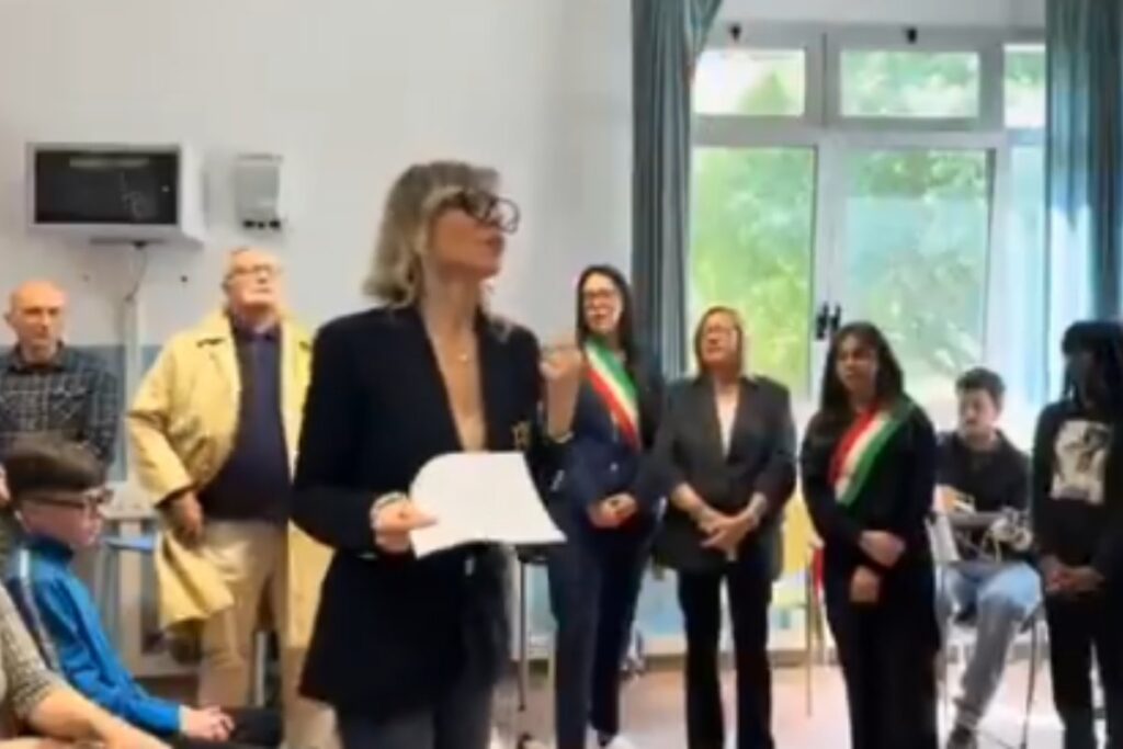 studenti chioggia cantano brano la compagnia dell'anello