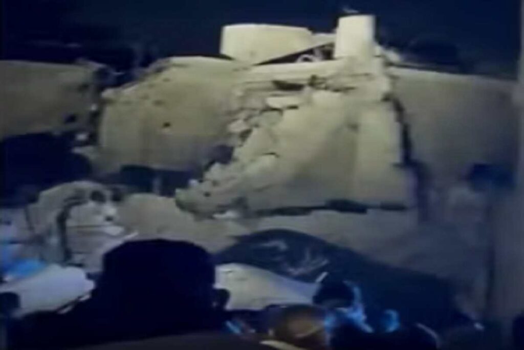 Napoli, il video della Vela Rossa di Scampia dopo il crollo parziale: "Come una bomba". Nessun ferito