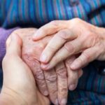 Una persona anziana