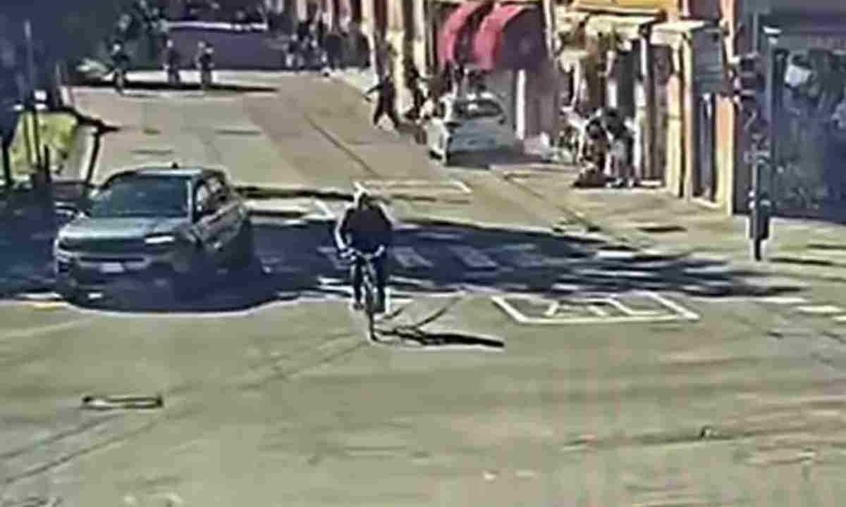 L'auto di Salim El Koudri sulla folla a Modena