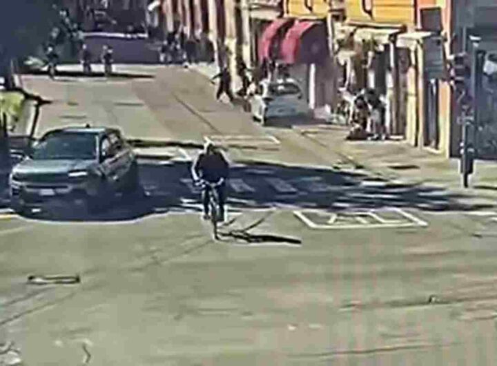L'auto di Salim El Koudri sulla folla a Modena