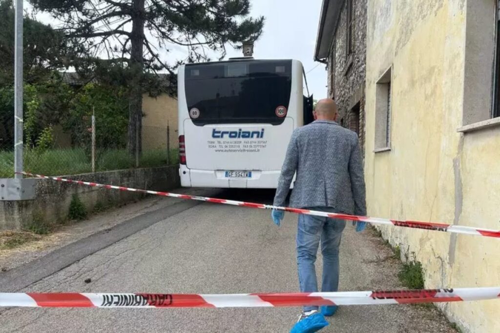 donna bus martellate