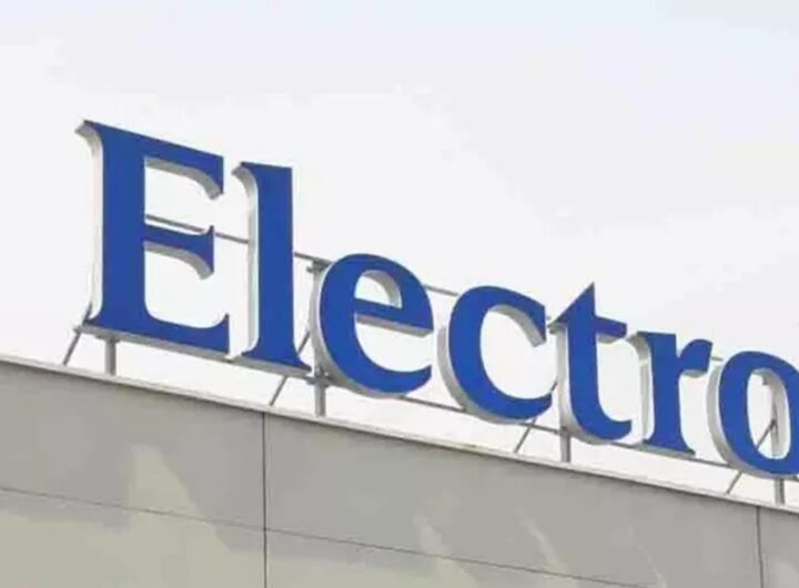 Electrolux dimezza la produzione in Italia e annuncia 1700 licenziamenti su 4500 dipendenti