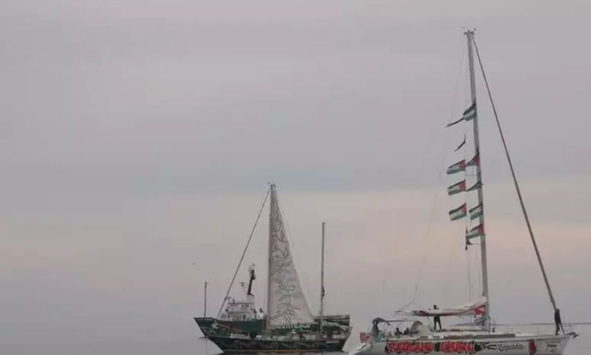 Israele abborda la Sumud Flotilla partita dalla Turchia, persi i contatti con 23 barche: "Arrestati almeno 7 italiani"