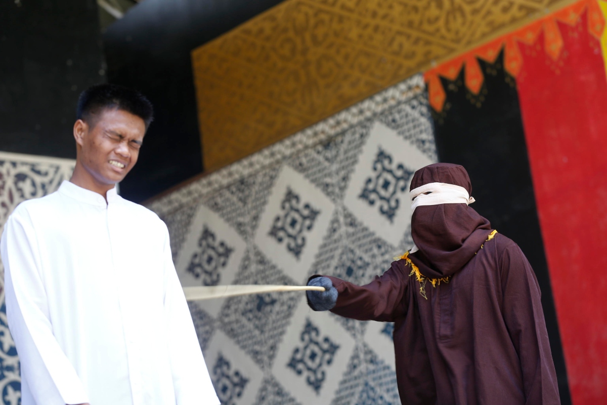 indonesia fustigazione pubblica