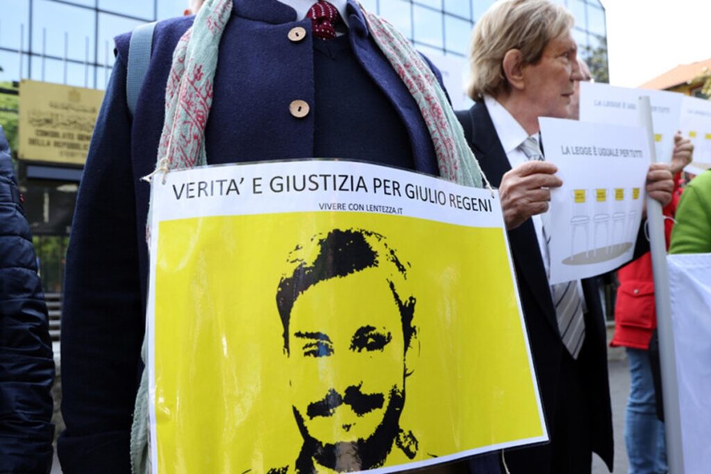 Un cartello per Giulio Regeni