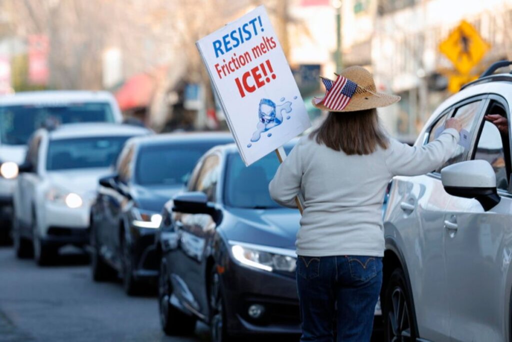 protesta contro ice negli usa
