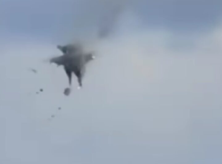 Jet si scontrano in volo