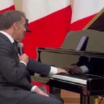 Macron canta