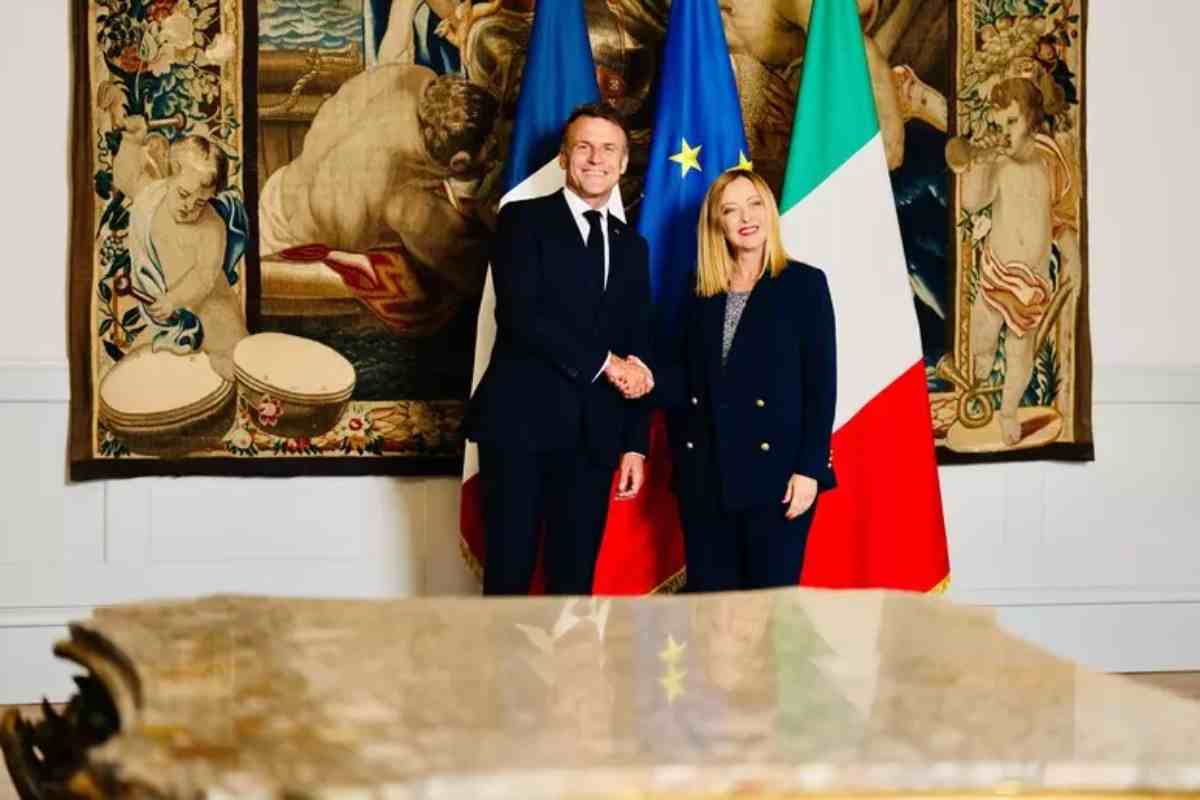 Macron con Meloni