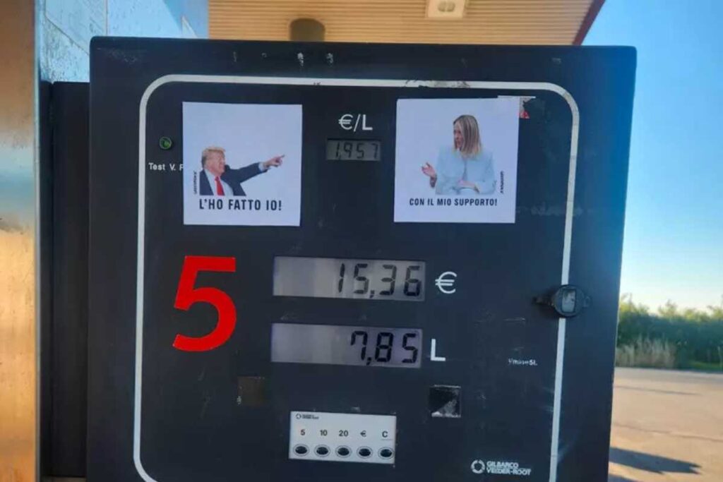 Adesivi di Meloni e Trump sulle pompe di benzina