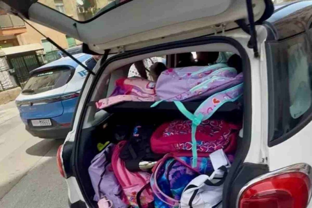 Auto piena di zaini
