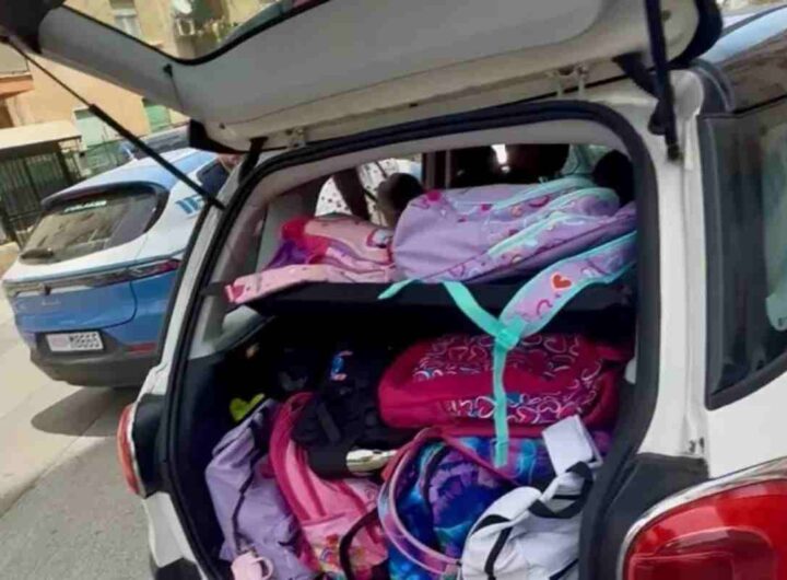 Auto piena di zaini