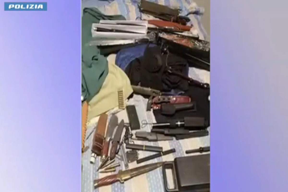 Odio razziale, armi, materiale pedopornografico e apologia di fascismo e nazismo, denunciati 13 minorenni a Siena