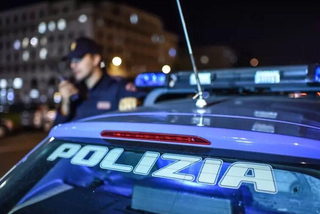 Una volante della polizia