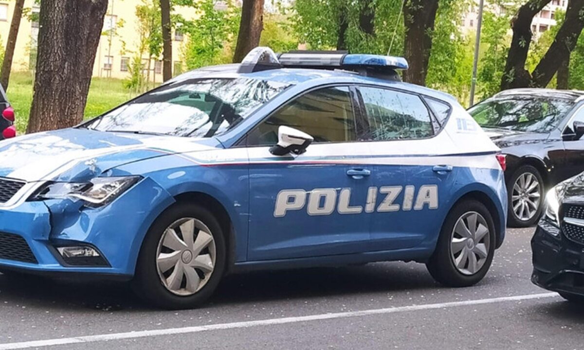 Una volante della polizia