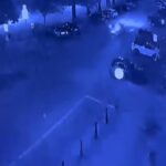 Un fermoimmagine del video che riprende l'aggressione a un cameriere avvenuta a Prato
