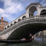 ponte di rialto a venezia