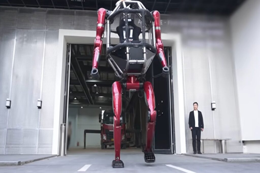 Il robot gigante che può essere guidato da un uomo