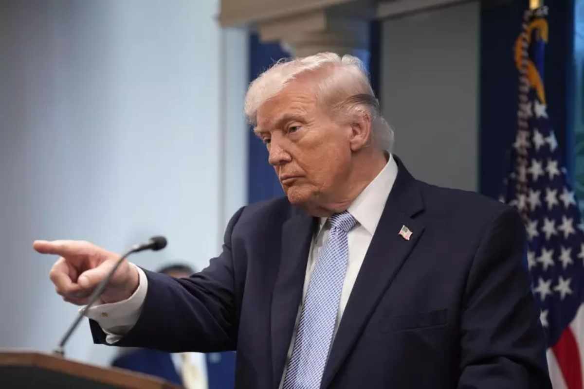 Trump di nuovo contro Papa Leone: “Sta mettendo in pericolo molti cattolici”