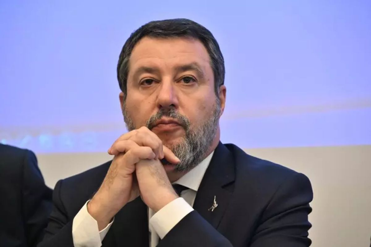 Salvini contro i candidati musulmani della Lega: “Non possono fare campagna elettorale col velo inneggiando ad Allah”