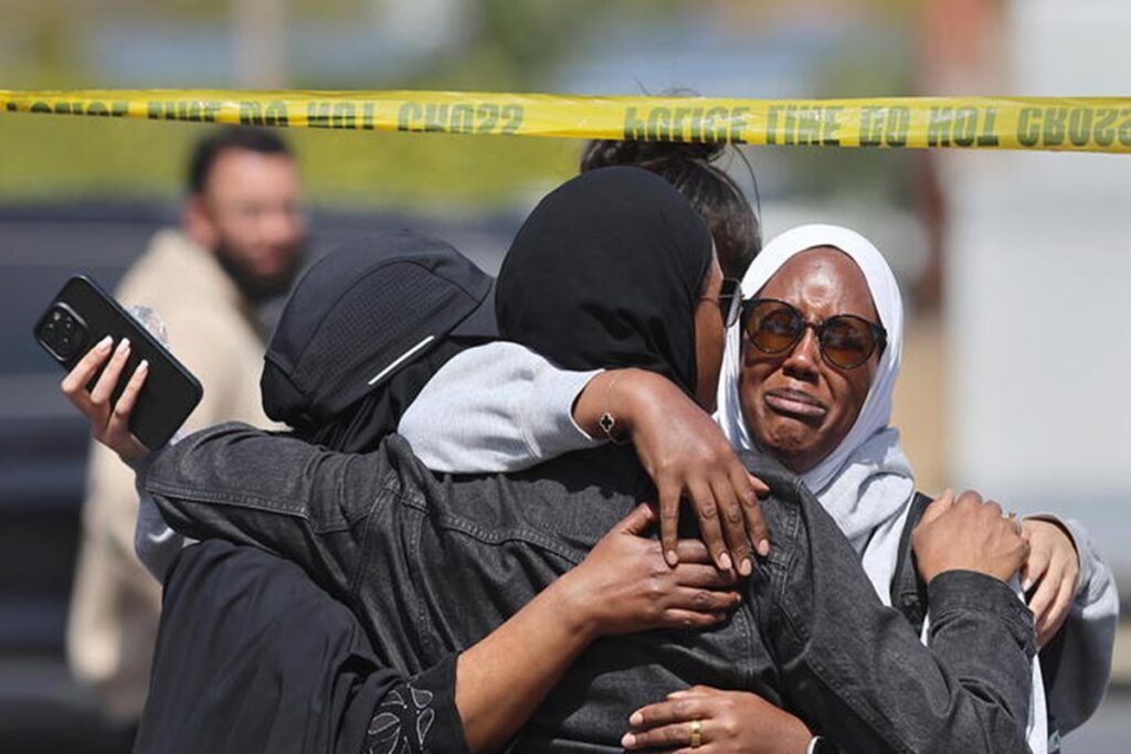 La sparatoria nella Moschea di San Diego, lo strazio di parenti e familiari delle vittime