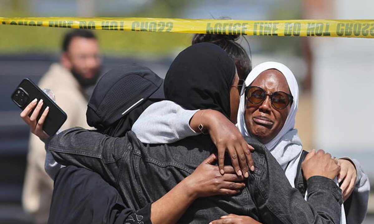 La sparatoria nella Moschea di San Diego, lo strazio di parenti e familiari delle vittime