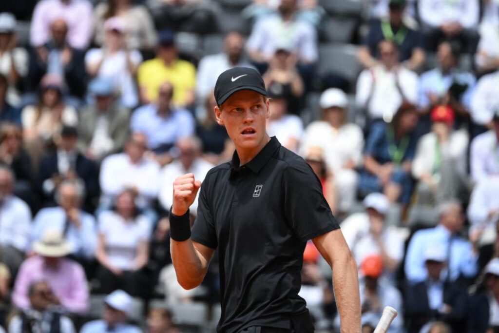 sinner esulta nel match vinto contro rublev