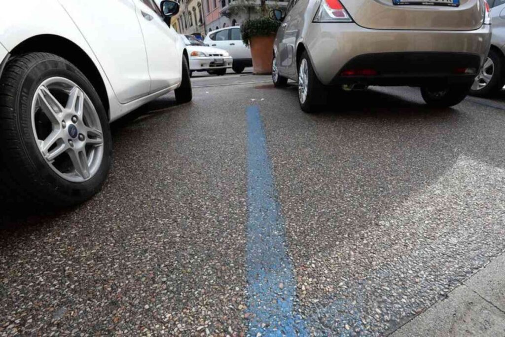 strisce blu