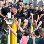 tifosi juventus parlano con locatelli