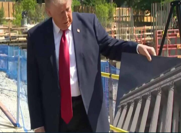 Trump mostra come sarà la sala da ballo durante un sopralluogo ai lavori di realizzazione