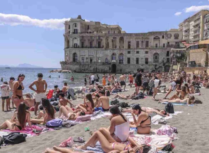 Turisti al mare in Italia