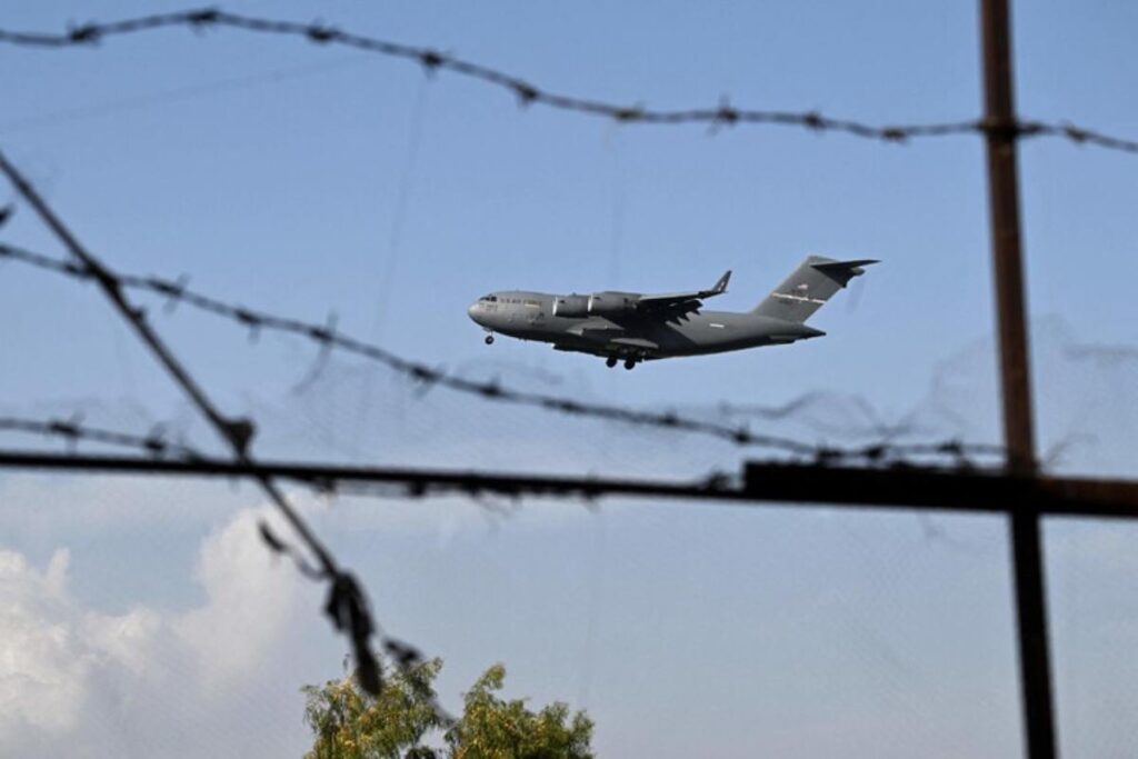 Un aereo Usa bombarda l'Iran