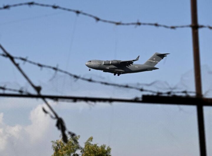 Un aereo Usa bombarda l'Iran