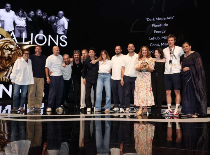 Giorgia Molajoni, Chief Technology and Communication Officer di Plenitude e Paolo Contenti, Head of Brand and Communication di Plenitude, con il team di LePub