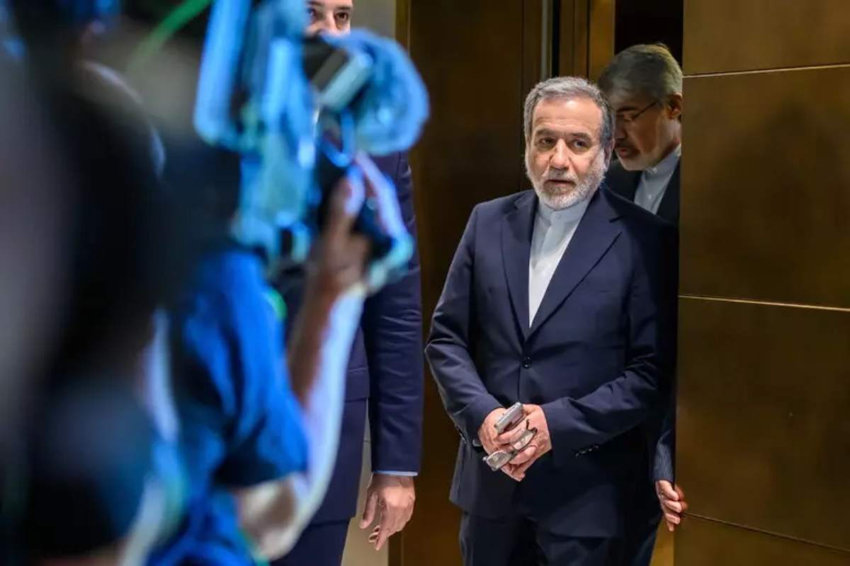 Attacchi mirati, trattative per la gestione di Hormuz, tregua in bilico: che sta accadendo in Iran