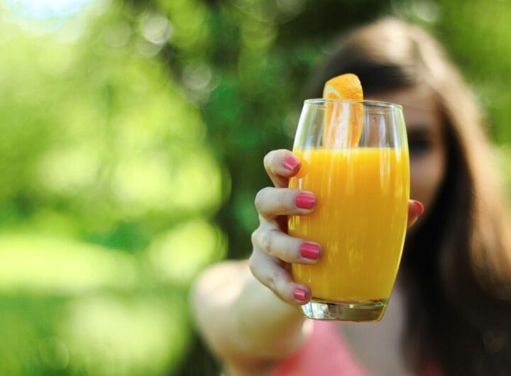 succo di frutta nel bicchiere