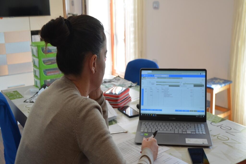 Una lavoratrice