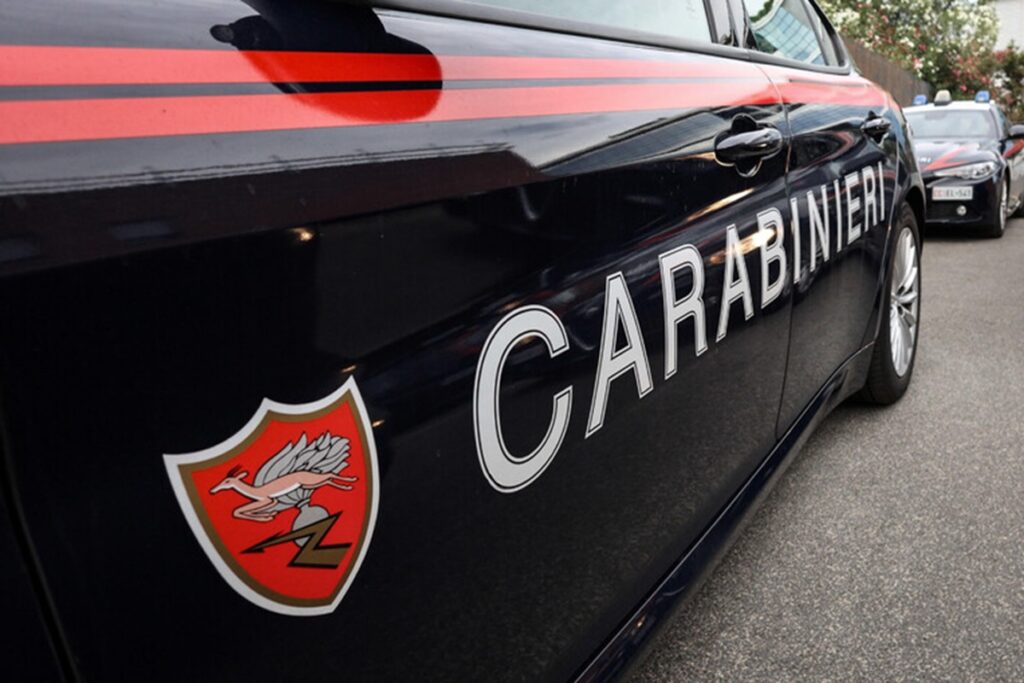 Una volante dei carabinieri