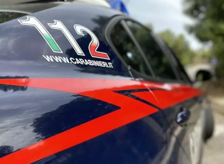 Una volante dei carabinieri