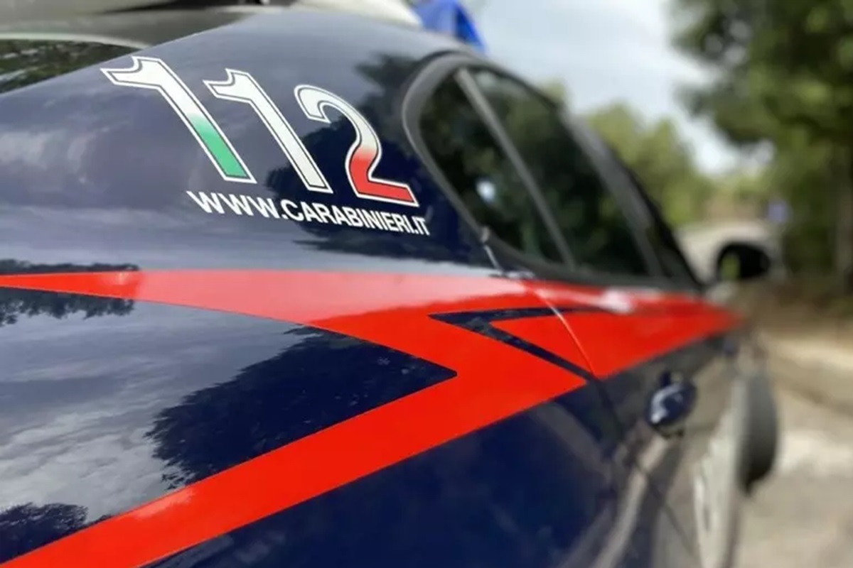 Coppia assaltata nella notte nella loro abitazione, casa devastata e telefoni rubati