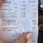Lo scontrino da 44 euro per due gelati a Roma