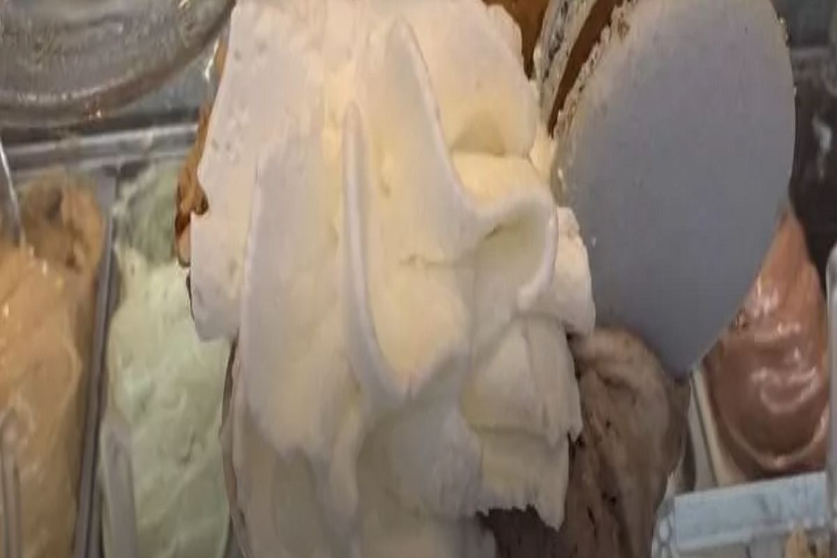 Cosa non torna nella storia dei gelati pagati 44 euro a Roma, in realtà i 2 turisti americani non hanno preso solo due coppette