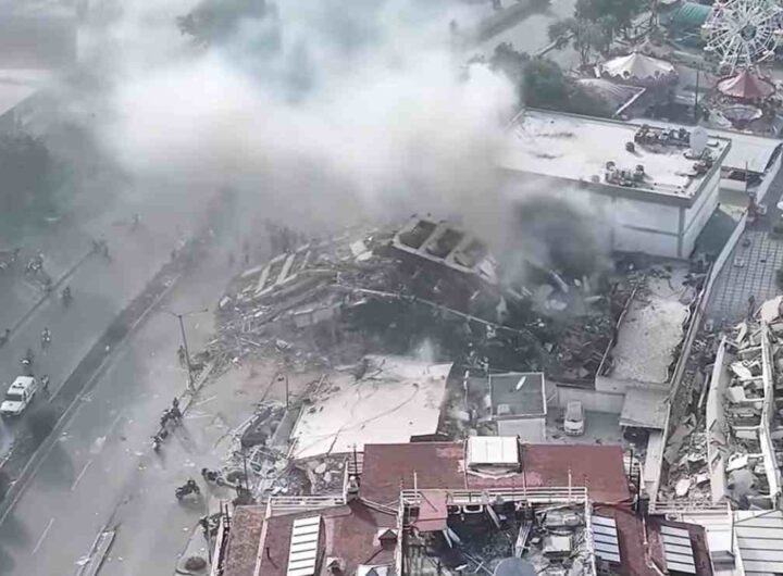 Terremoto in Venezuela, la città fantasma de La Guaira ripresa dall'elicottero: decine di condomini crollati