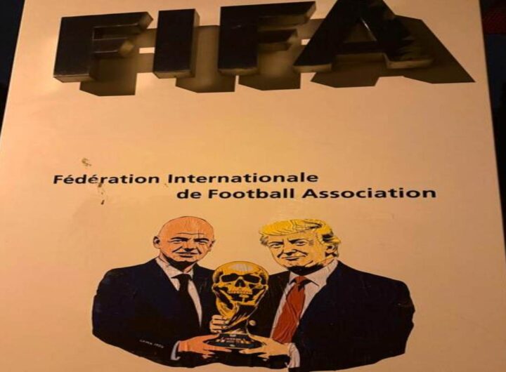 Mondiali: Infantino e Trump con la coppa a forma di teschio, Laika realizza due nuove opere di protesta contro la Fifa