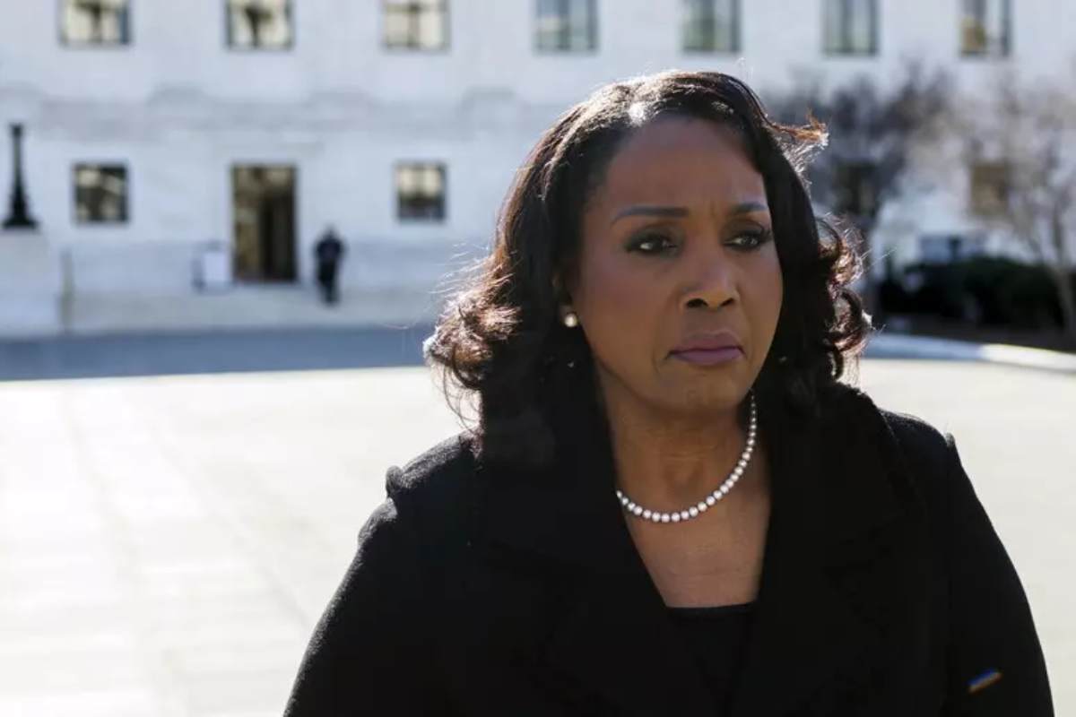 Corte Suprema boccia Trump: maxi risarcimento per abusi sessuali, ok al voto per posta, Lisa Cook resta alla Fed