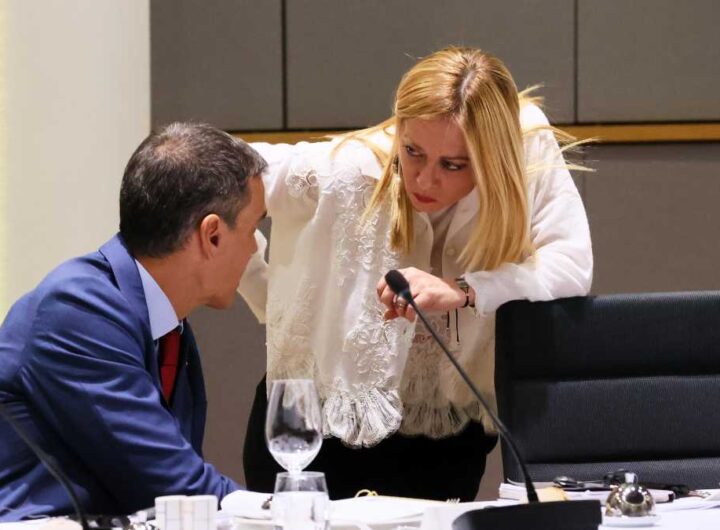 Meloni parla con Sanchez