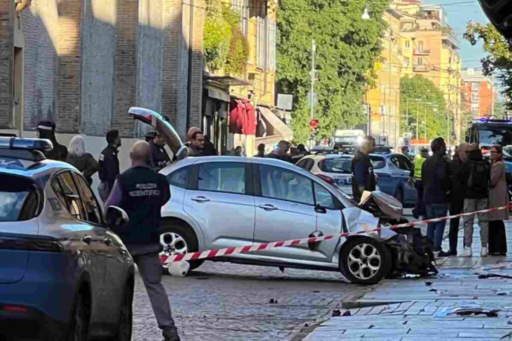 L'auto sulla folla a Modena